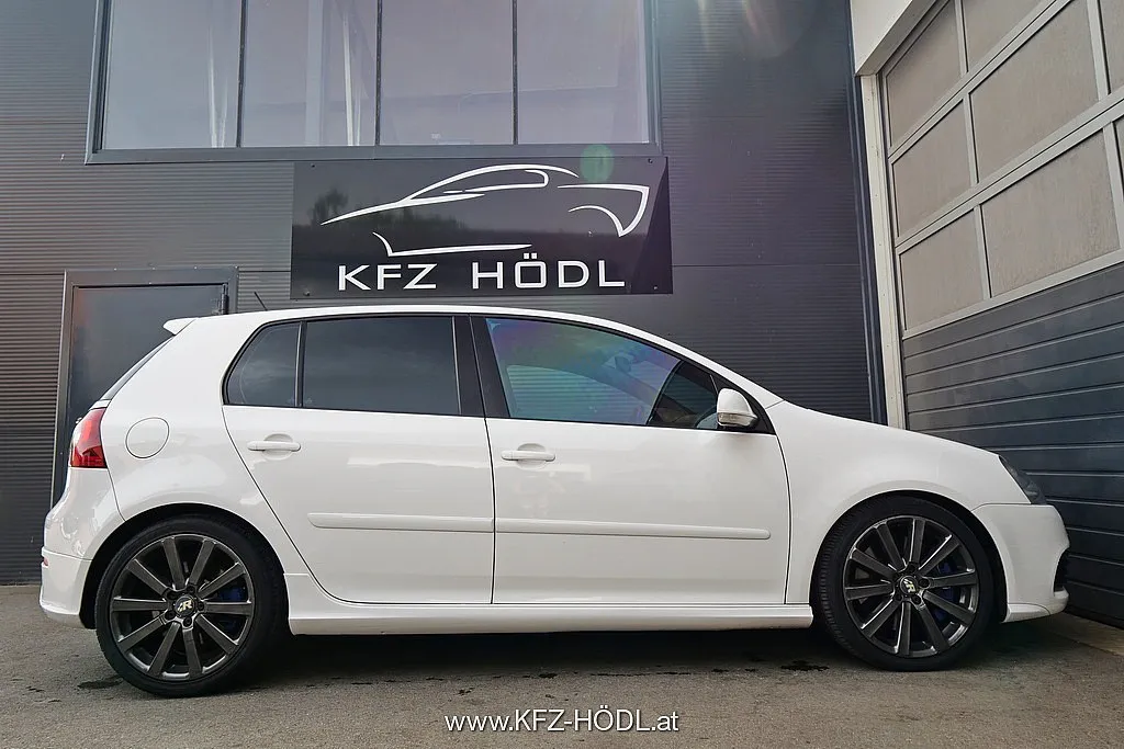 Volkswagen Golf R32 4MOTION DSG Image 5