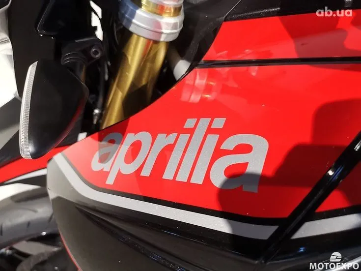 Aprilia 1200 Image 8